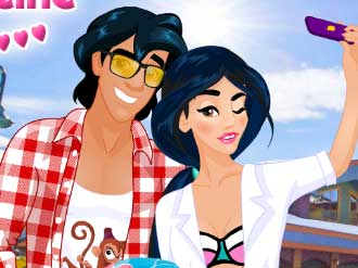 Couple Travel Selfie thumbnail